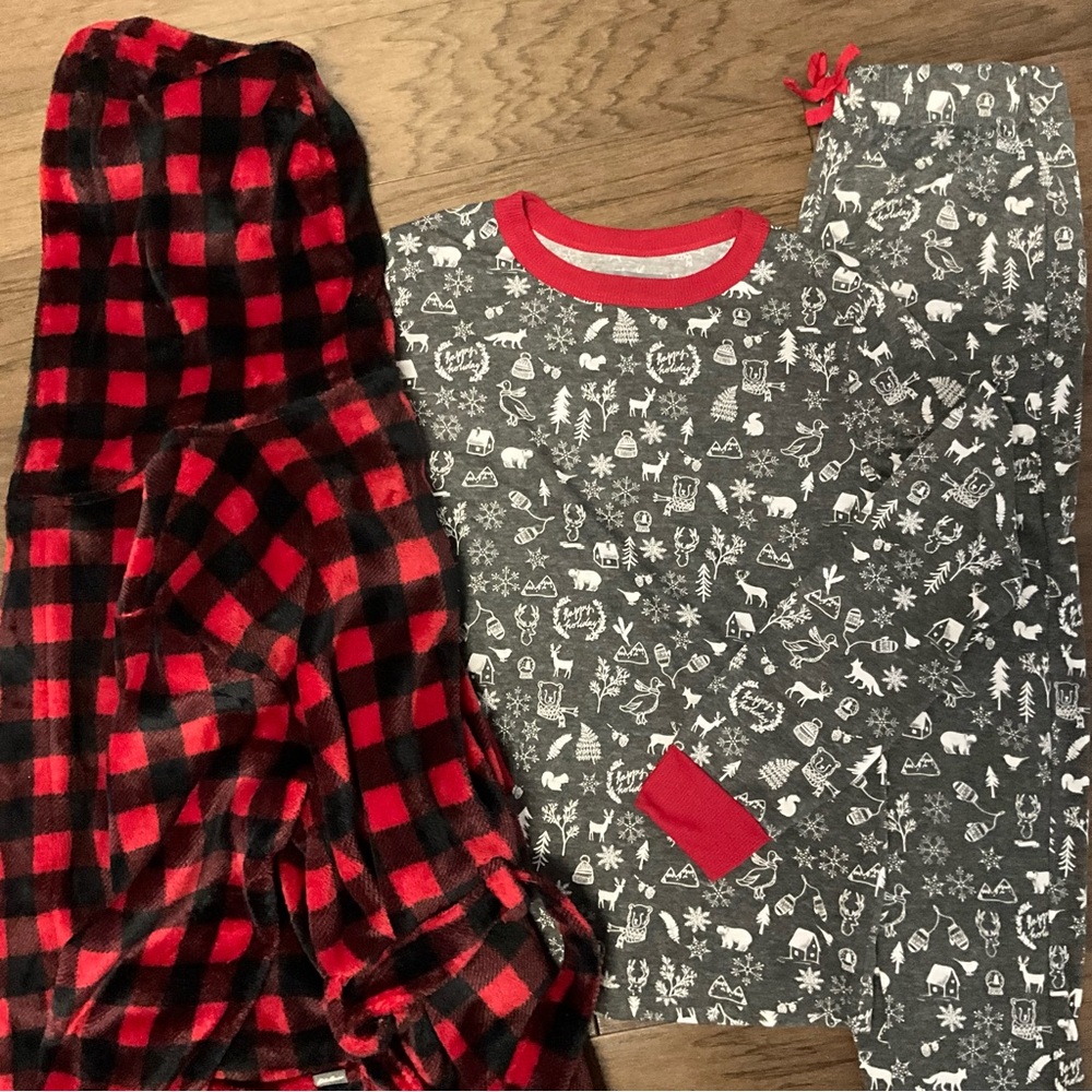 BUNDLE 3 Pc Set Boys Sz 10-12 Christmas PJs Set Robe Bundle